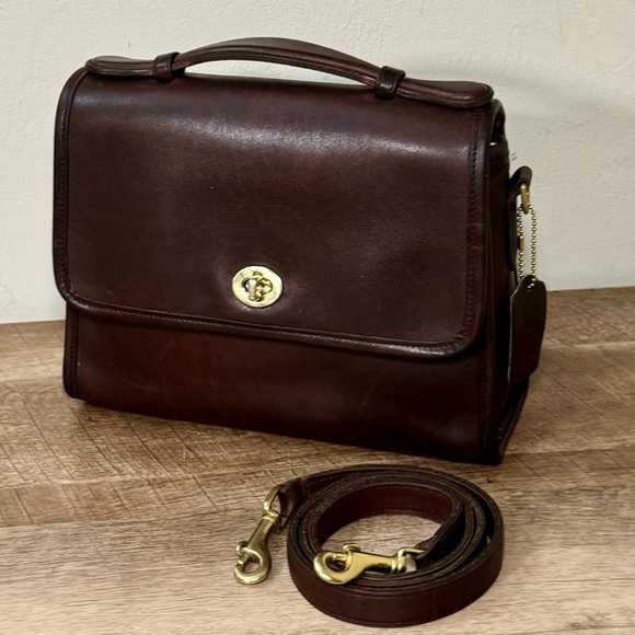 ❤️SOLD❤️Vintage Coach Mahogany Court Bag 9870 - Picture 2 of 10